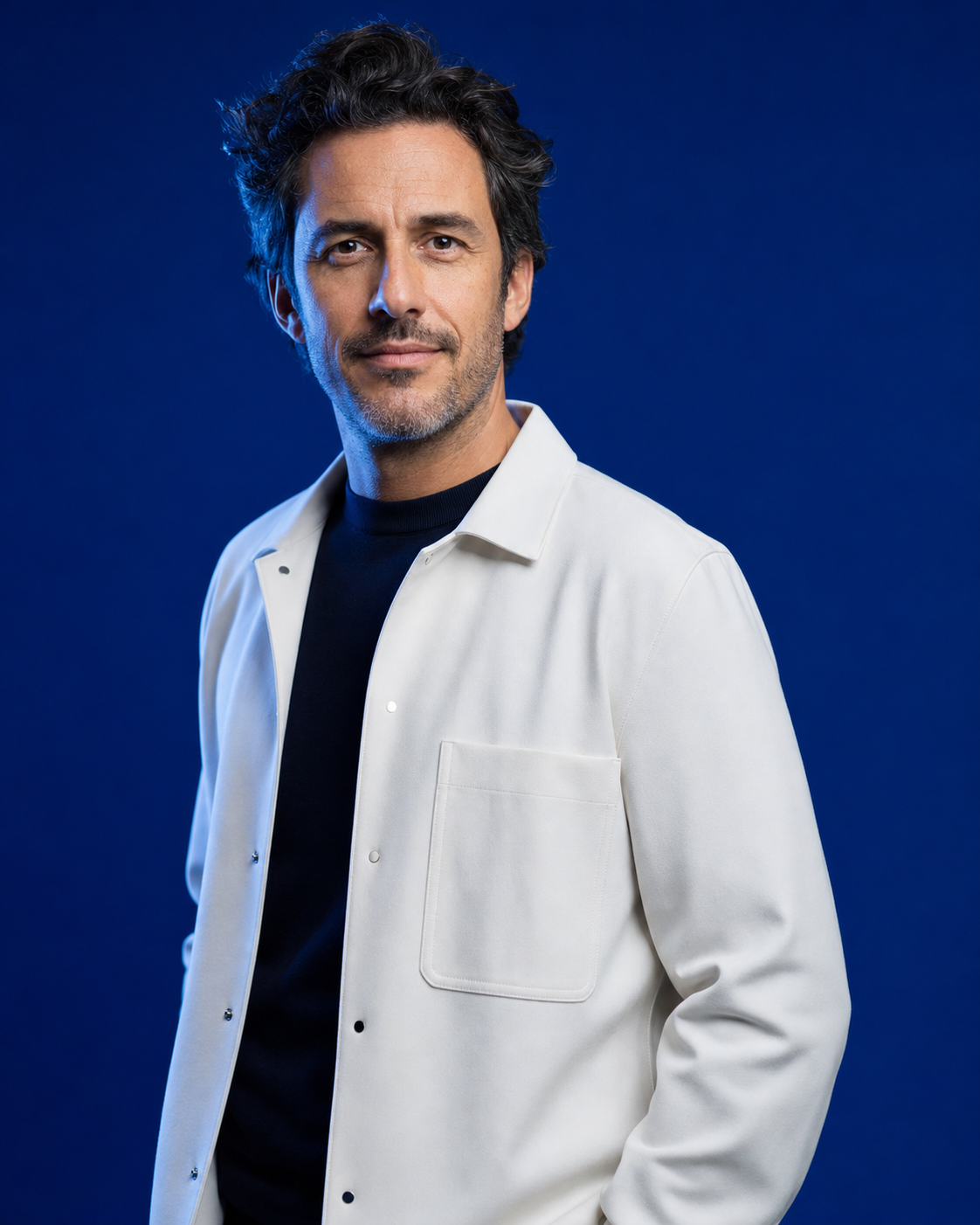 Dr Elias Martin, Chirurgie dentaire et traitements implanto-portés. Profil de praticien fictif créé pour cette démonstration.
